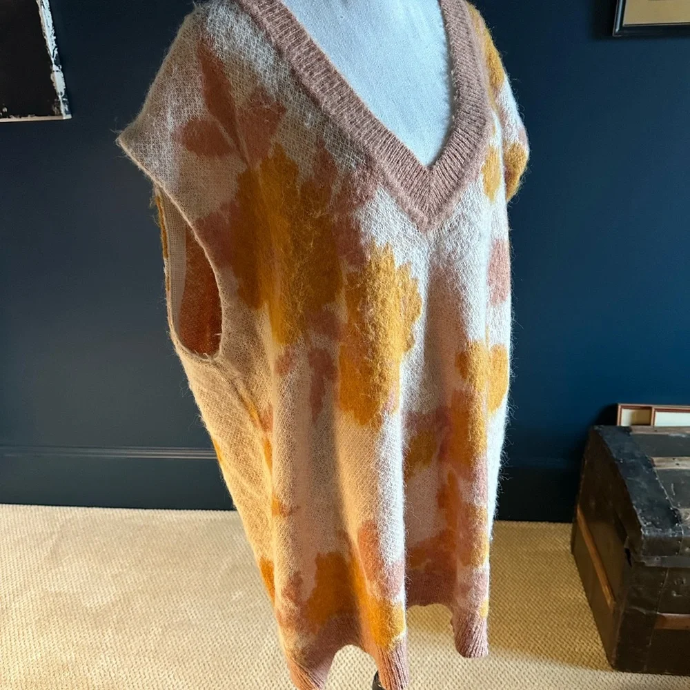 Maeve Plunging Loopy Floral Sweater Vest - Picture 7 of 8